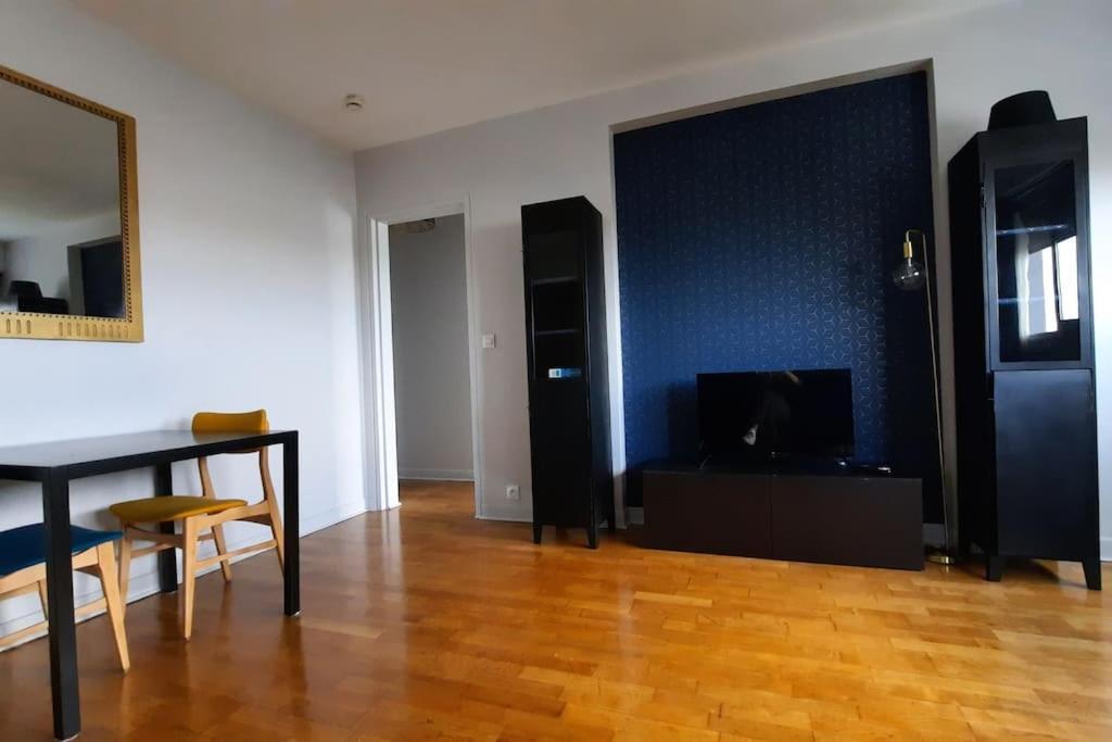 Appartement 2 Pieces Tres Lumineux له غارن-كولومبس المظهر الخارجي الصورة